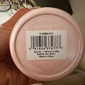 Selling a Stanley Cup! Was gifted to me and I already have this color!